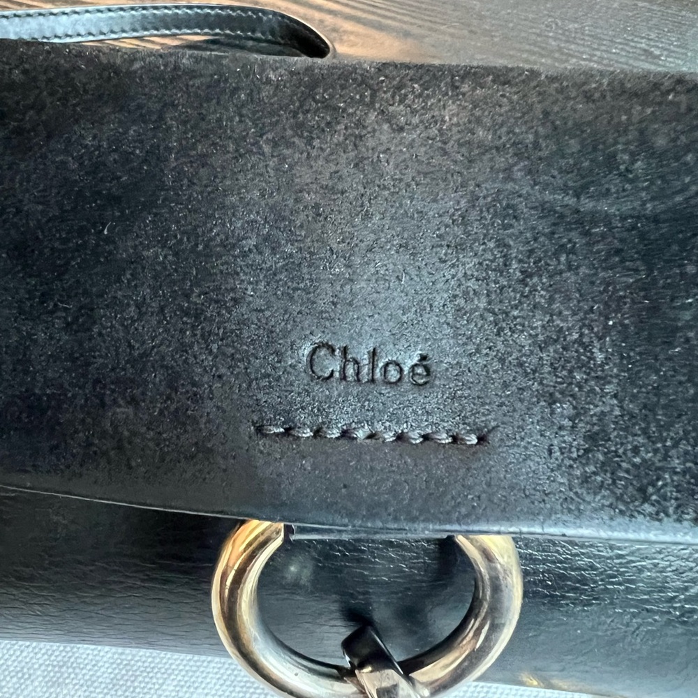 Chloé Faye Small Leather Shoulder Bag - Picture 17 of 17